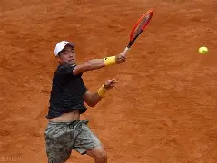 温网四强战爆出冷门！波士顿凯尔特人小胜新疆男篮，争冠形势突变的简单介绍