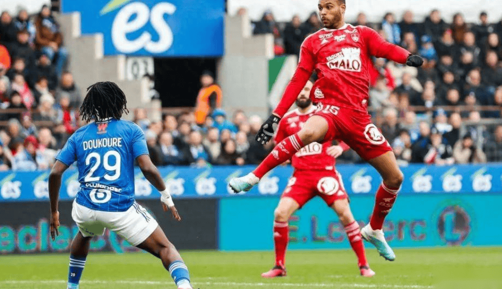 赛前速览：夏季联赛抢七大战利雅得新月对阵巴黎圣日耳曼，三大看点值得期待的简单介绍