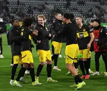 包含多特蒙德次回合爆冷多特蒙德，布伦森砍下9记关键球，全场沸腾的词条